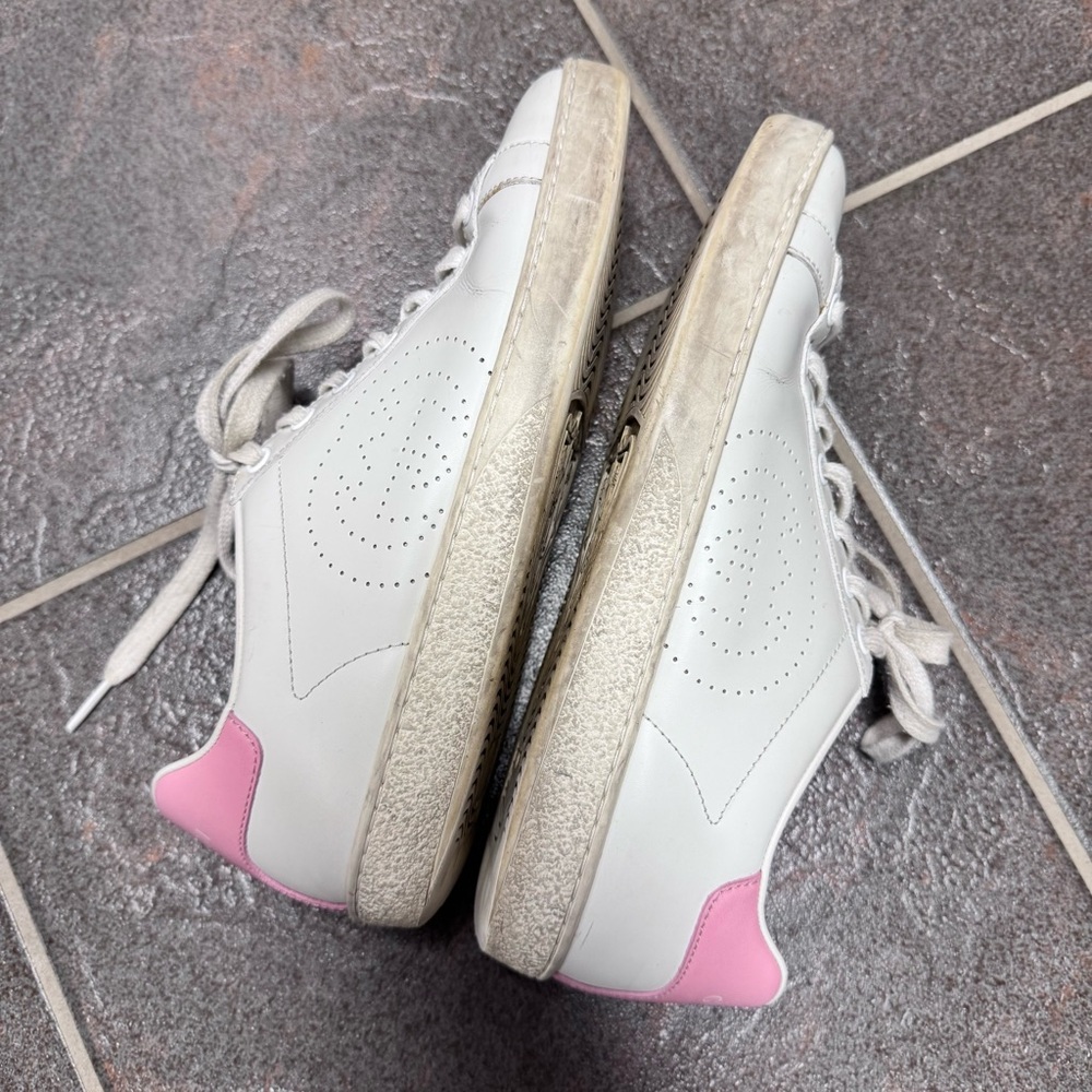 Gucci White Leather Sneakers with Pink Heel Tab - Picture 10 of 16